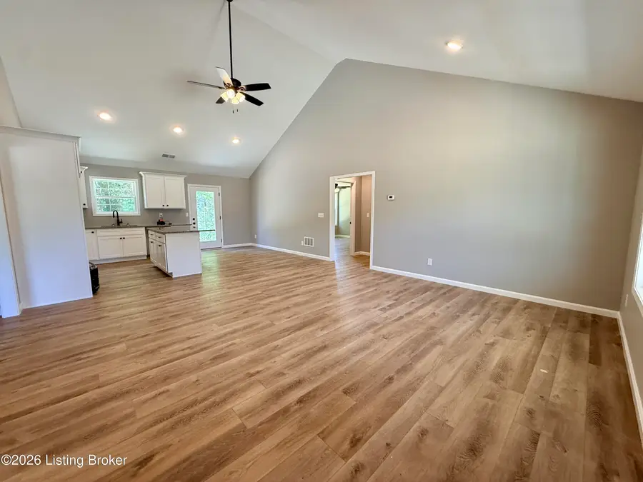 210 Tulip Dr, Bardstown, KY 40004 - #2
