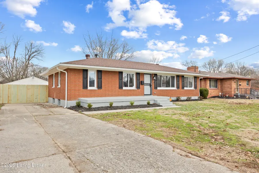 8905 Mapleview Dr, Louisville, KY 40258 - Image #2