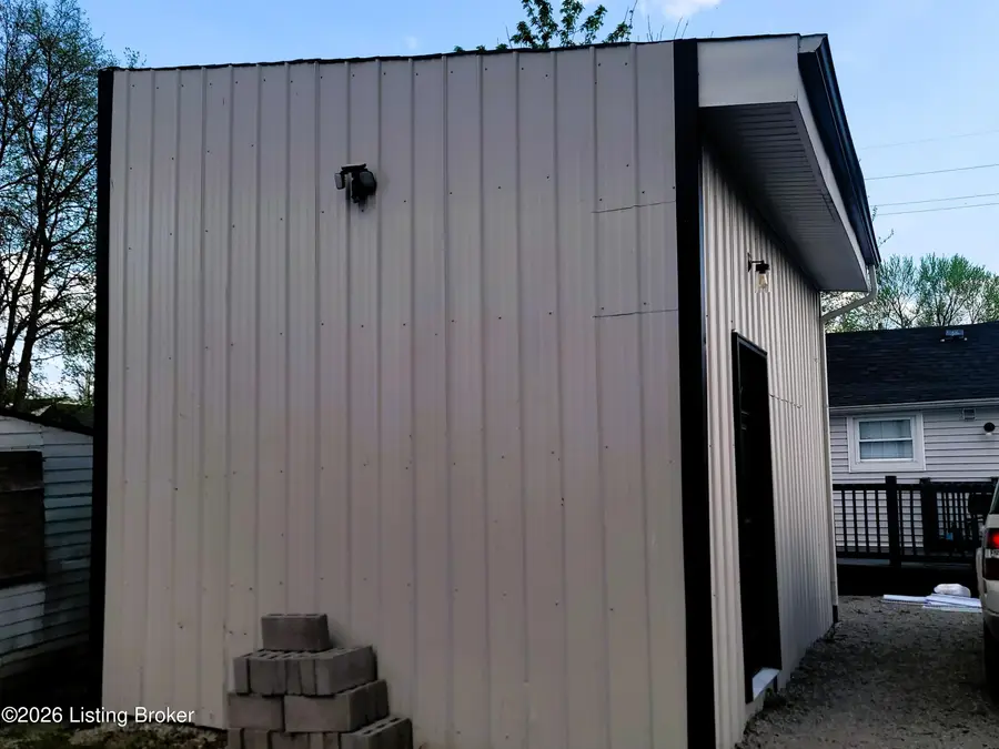 1625 Berry Blvd, Louisville, KY 40215 - #3