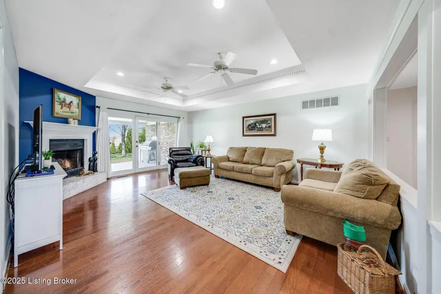 528 Navaho Rd, Shelbyville, KY 40065 - #2