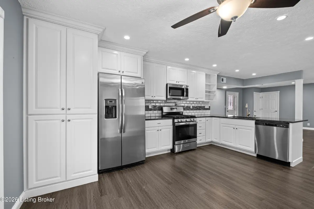 3920 Riveroaks Ln, Louisville, KY 40241 - #1