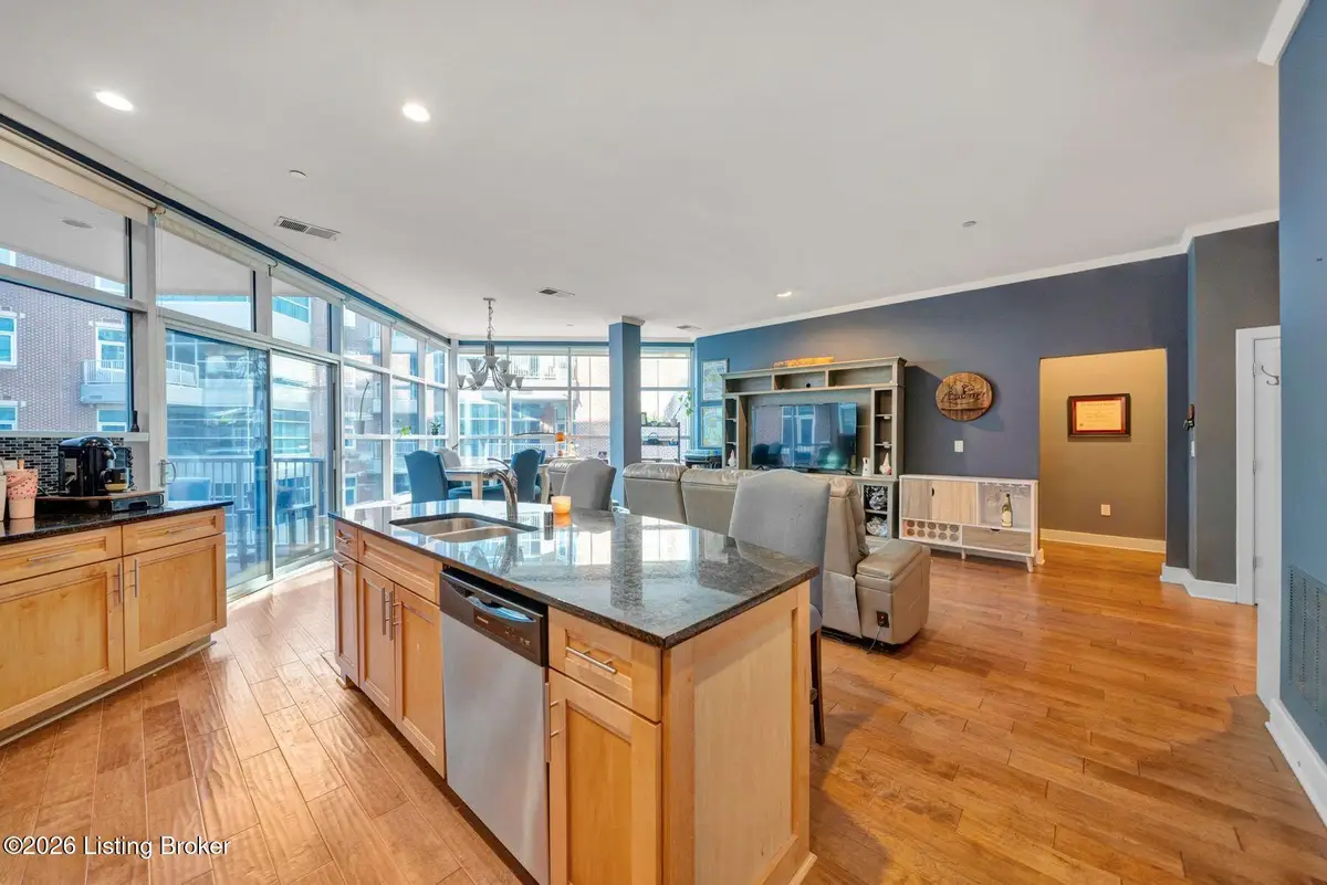 324 E Main St #327, Louisville, KY 40202 - #1