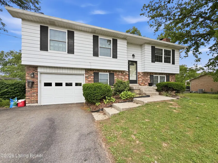 907 Rhonda Ct, Radcliff, KY 40160 - #2