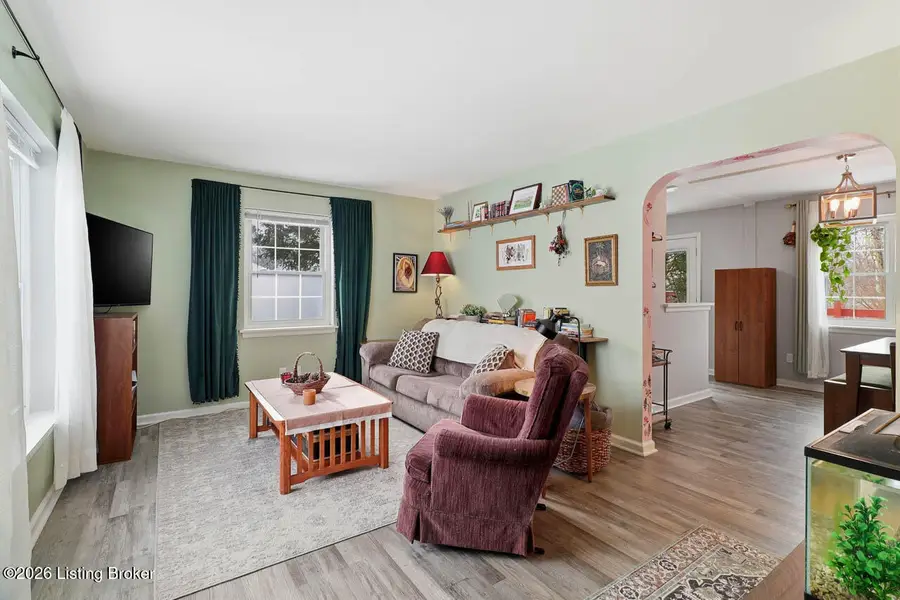 525 Fenwick Dr, New Albany, IN 47150 - #2