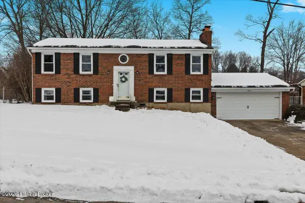 12413 Crosswinds Dr, Louisville, KY 40243