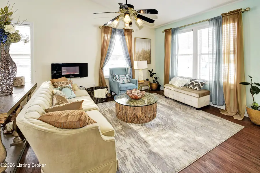 7715 Texlyn Ct, Louisville, KY 40258 - #3