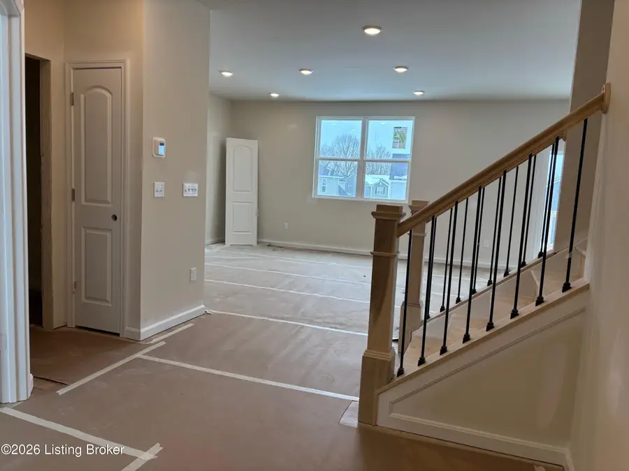 256 Ardmore Crossing Dr, Shelbyville, KY 40065 - #2