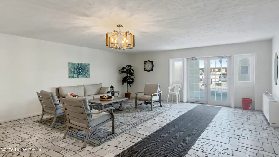 252 El Conquistador Pl, Louisville, KY 40220 - #2