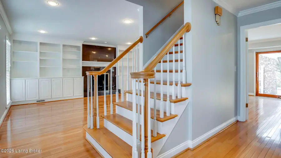 2002 Bainbridge Row Dr, Louisville, KY 40207 - Image #3