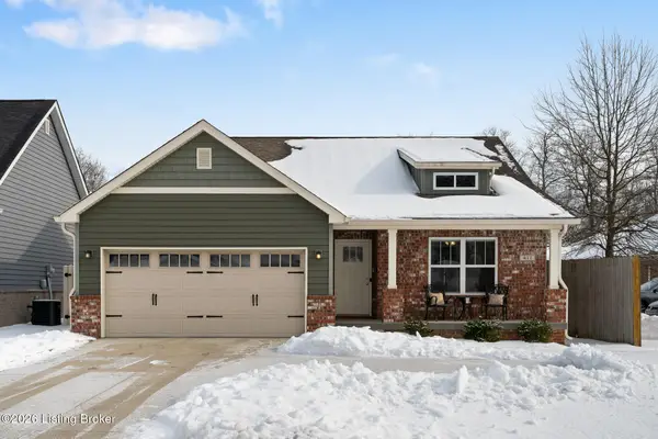 411 Washburn Ave, Lyndon, KY 40222