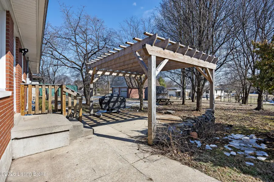 401 S 6th St, Bardstown, KY 40004 - #3