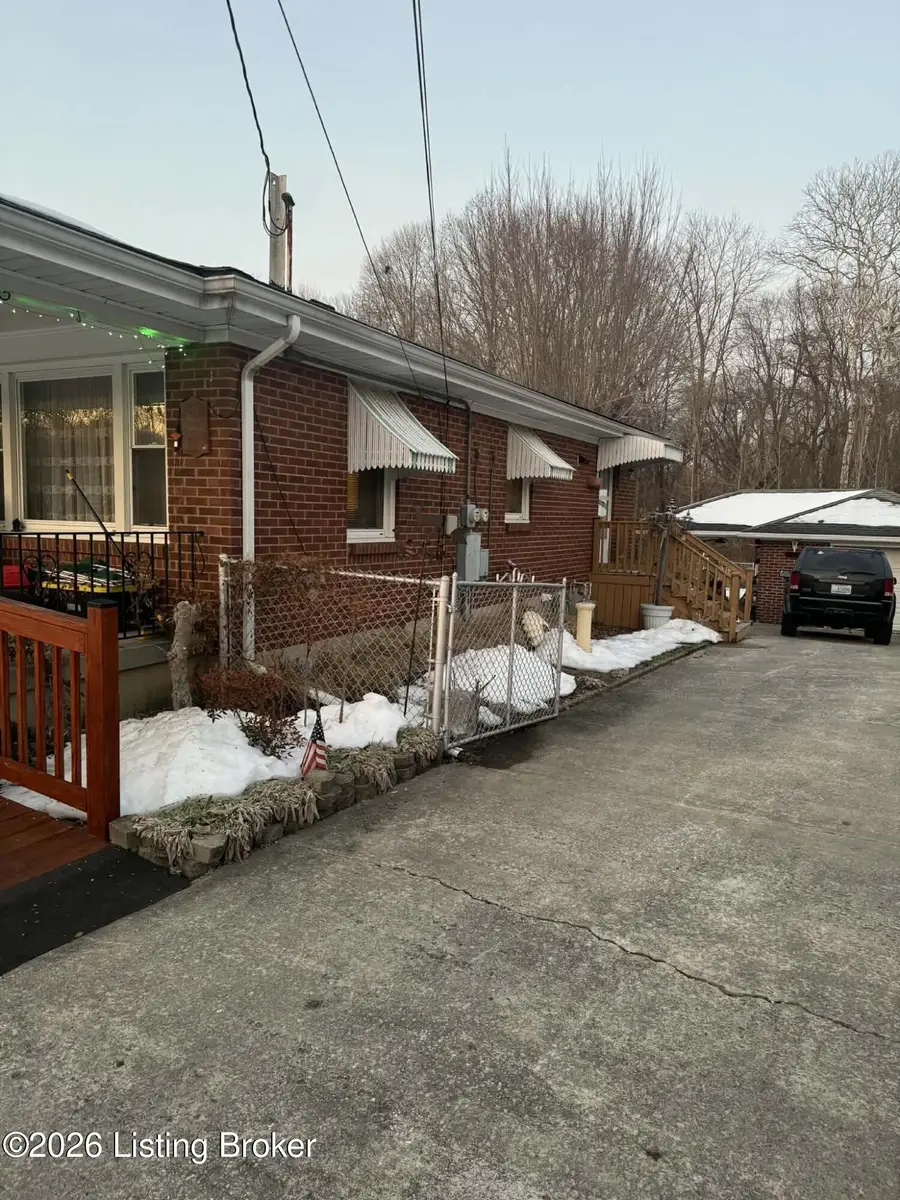 10711 Alberta Dr, Fairdale, KY 40118 - #3