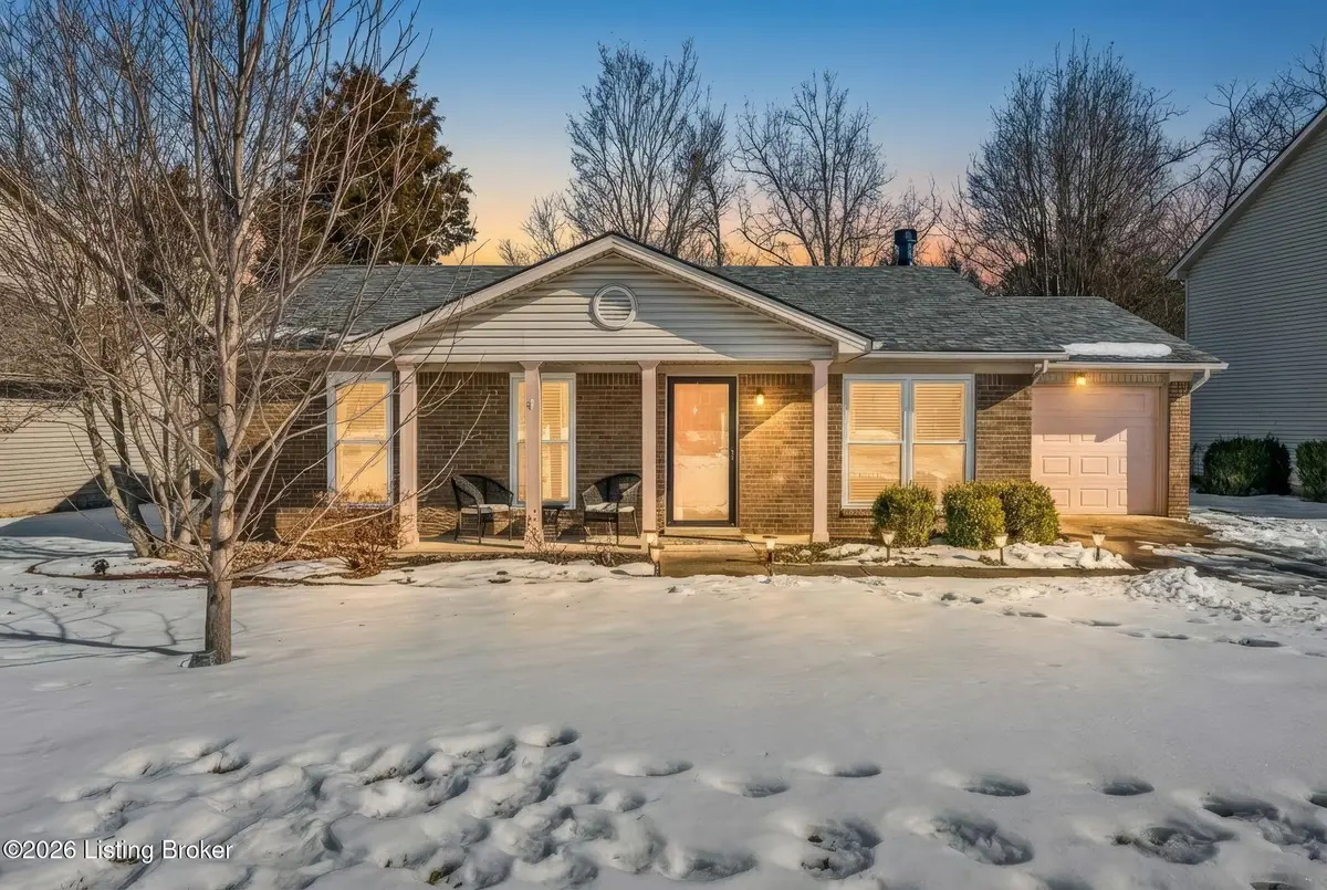 311 Woodland Lakes Dr, La Grange, KY 40031 - #1