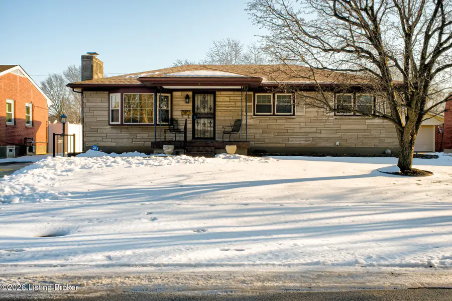 3911 Woodgate Ln, Louisville, KY 40220 - Image #2