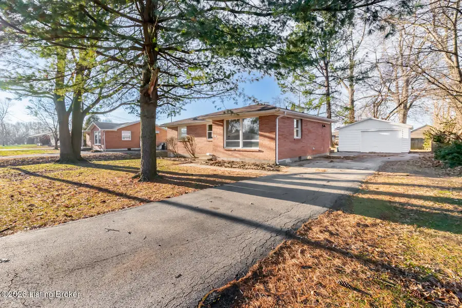 2428 Weber Ln, Louisville, KY 40216 - Image #2