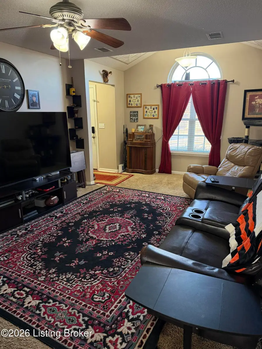 111 Crystal Springs Dr, Bardstown, KY 40004 - #3