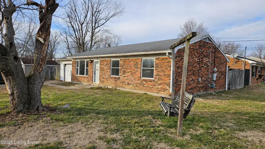 1004 Summitt Dr, Louisville, KY 40229 - #3