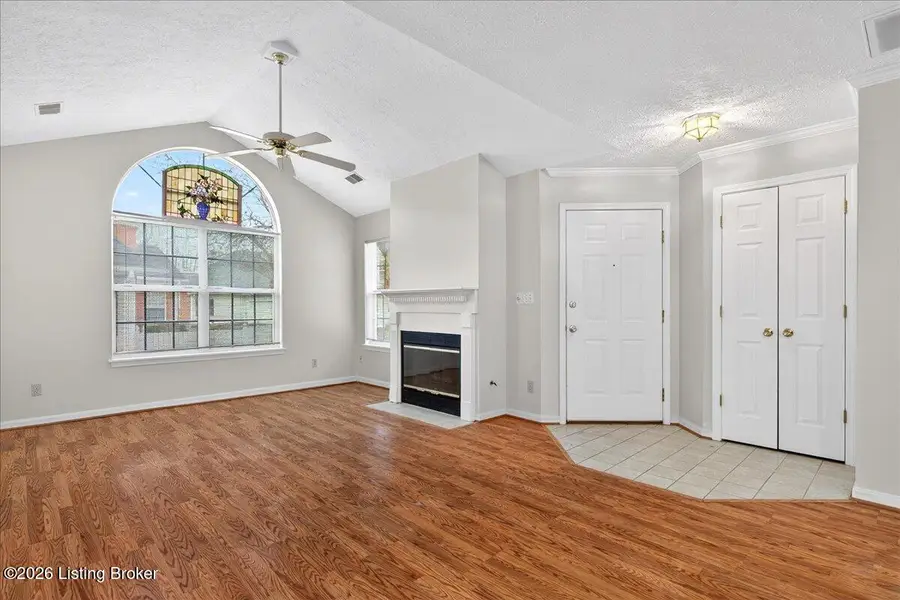 3835 Greenhurst Dr, Louisville, KY 40299 - #3