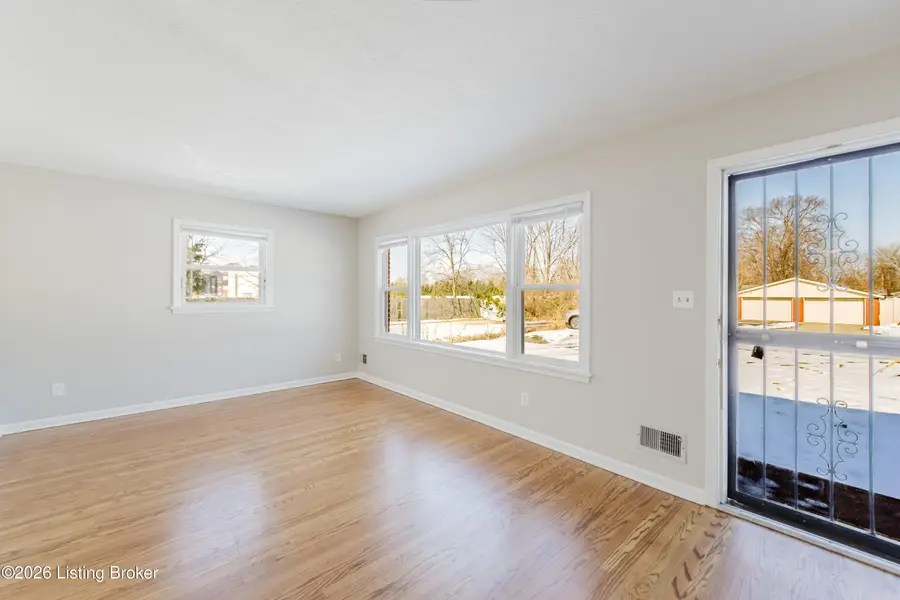 5014 Barnes Dr, Louisville, KY 40219 - #3