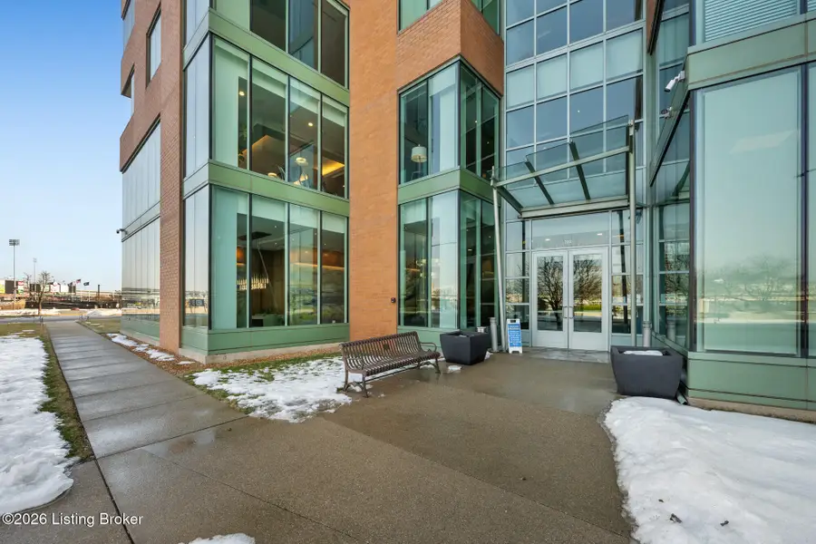 222 E Witherspoon St #UNIT 806, Louisville, KY 40202 - #3