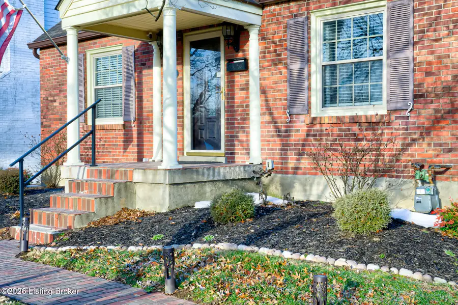 1413 Falcon Dr, Louisville, KY 40213 - #3