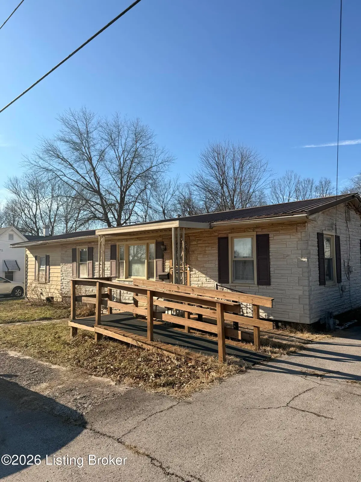323.5 Lincoln St, Lawrenceburg, KY 40342 - #1