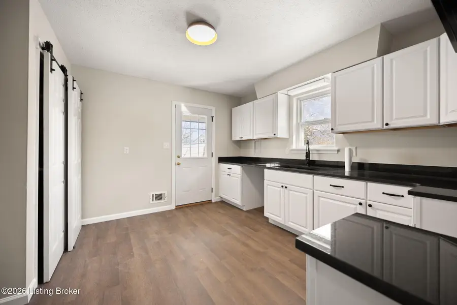 113 N Poplar St, Lebanon Junction, KY 40150 - #2