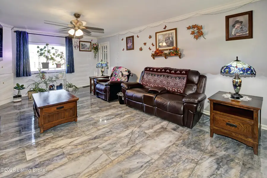 4875 Sherburn Ln #UNIT 3D, Louisville, KY 40207 - #3