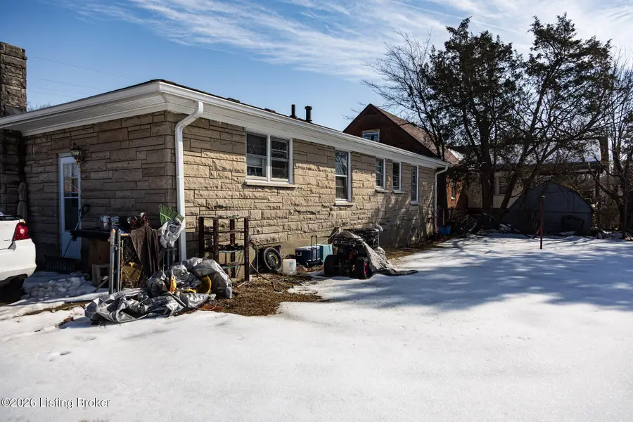 206 Harpers Ferry Rd, Louisville, KY 40214 - #3