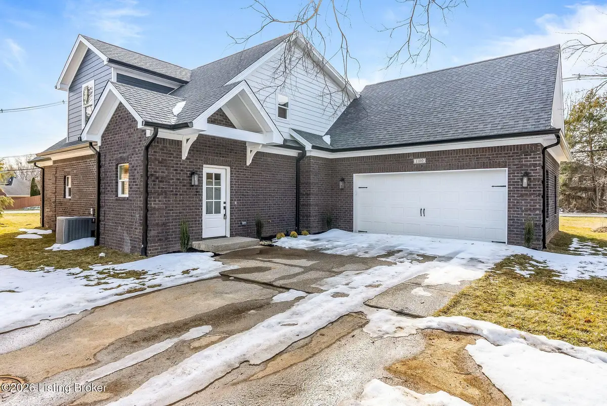 1100 Silvercrest Ln, Louisville, KY 40223 - #1