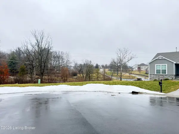 6312 Larkgrove Dr, Louisville, KY 40229