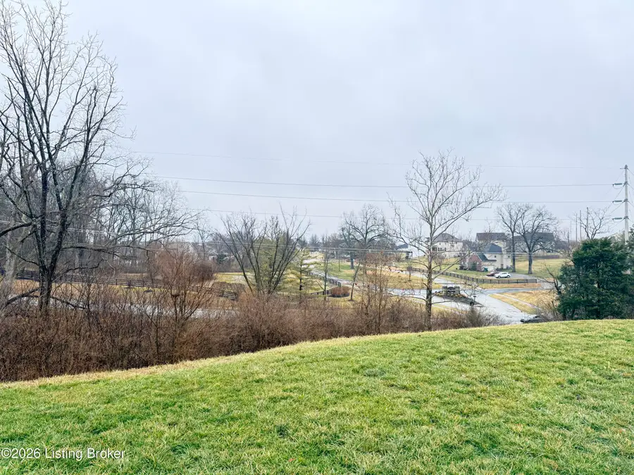 6312 Larkgrove Dr, Louisville, KY 40229 - #2