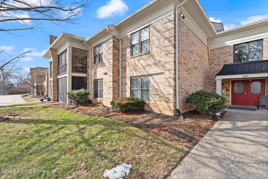 1800 Manor House Dr #109, Louisville, KY 40220 - #2