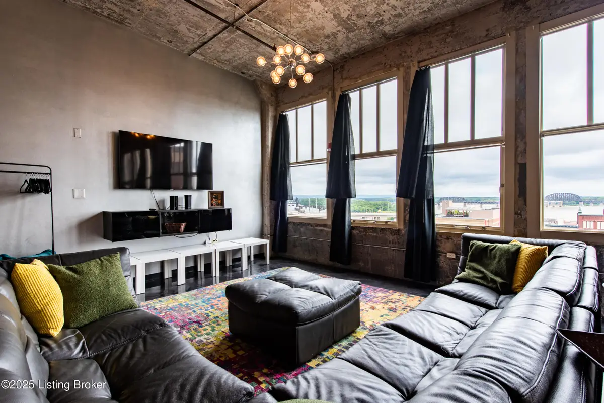 815 W Market St, Louisville, KY 40202 - #1