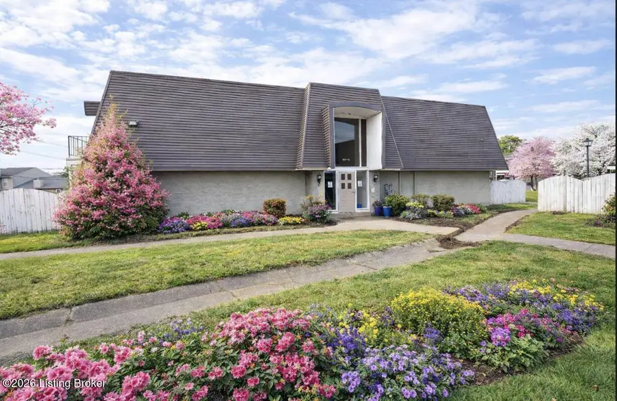 707 La Fontenay Ct, Louisville, KY 40223 - #2