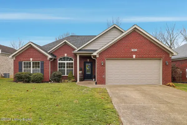 8908 Wooden Horse Dr, Louisville, KY 40229