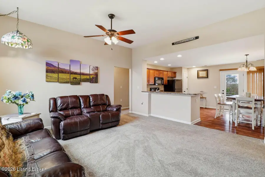 8908 Wooden Horse Dr, Louisville, KY 40229 - #2