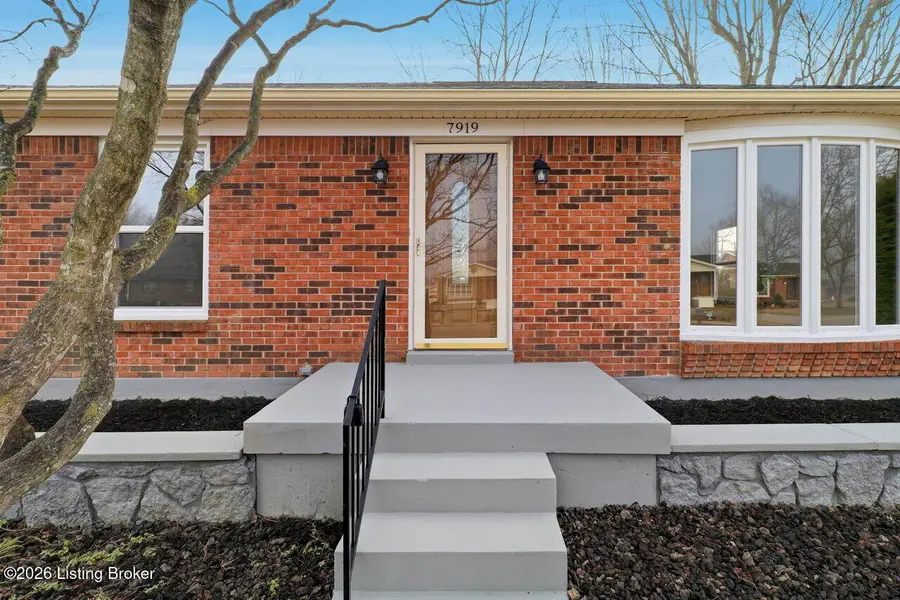 7919 Nottoway Cir, Louisville, KY 40214 - #2