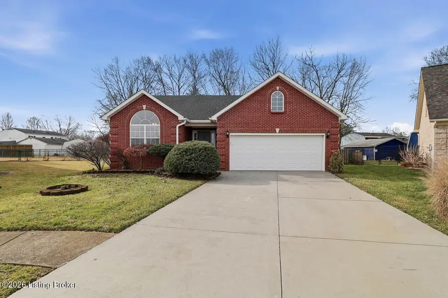 195 Bentwood Dr, Shepherdsville, KY 40165 - #2