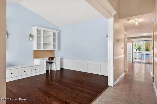 2020 Cherry Creek Rd, La Grange, KY 40031