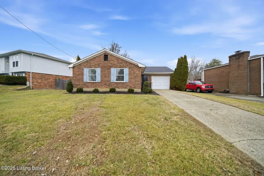 8511 Gainsborough Dr, Louisville, KY 40291 - #2