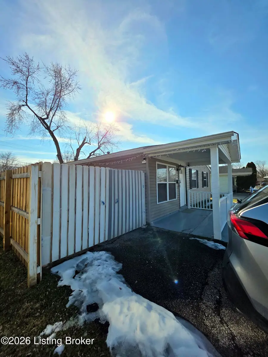 4327 Pruitt Ct, Louisville, KY 40218 - #2