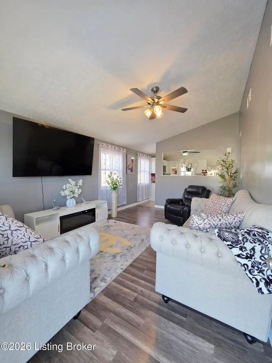 4327 Pruitt Ct, Louisville, KY 40218 - #3