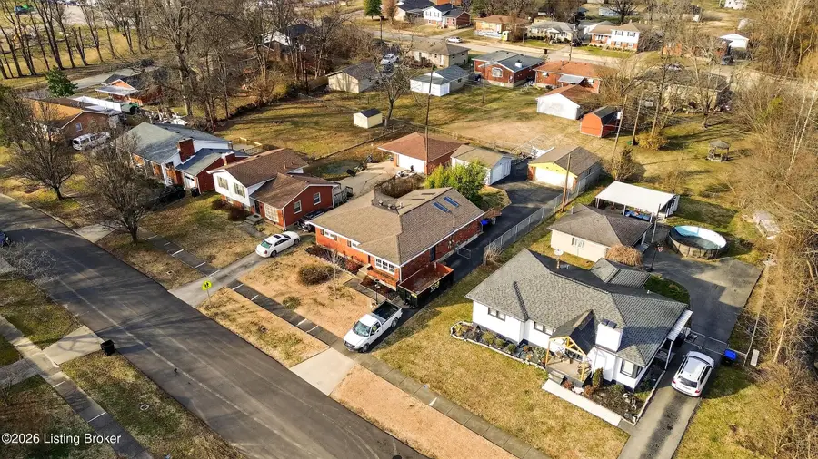 1047 Clayborne Rd, Louisville, KY 40214 - #2
