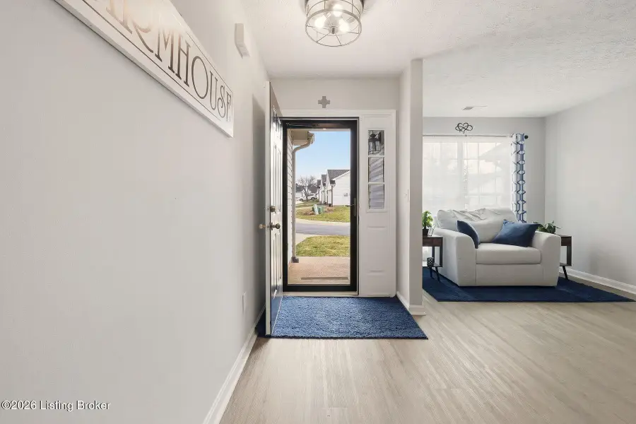 210 Charlton Wynde Dr #5, Louisville, KY 40245 - #3