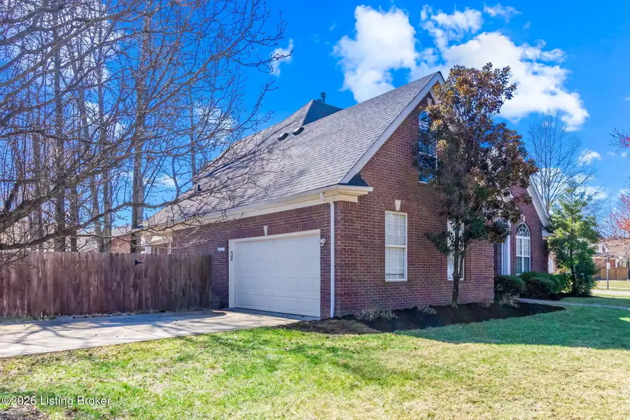 3202 S Winchester Acres Rd, Louisville, KY 40223 - #2