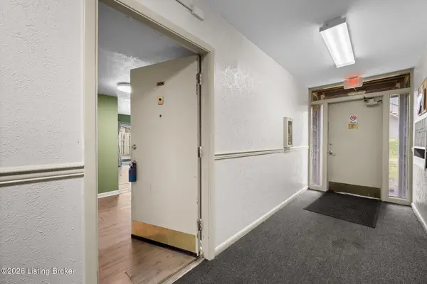 1935 Gardiner Ln #J134, Louisville, KY 40205