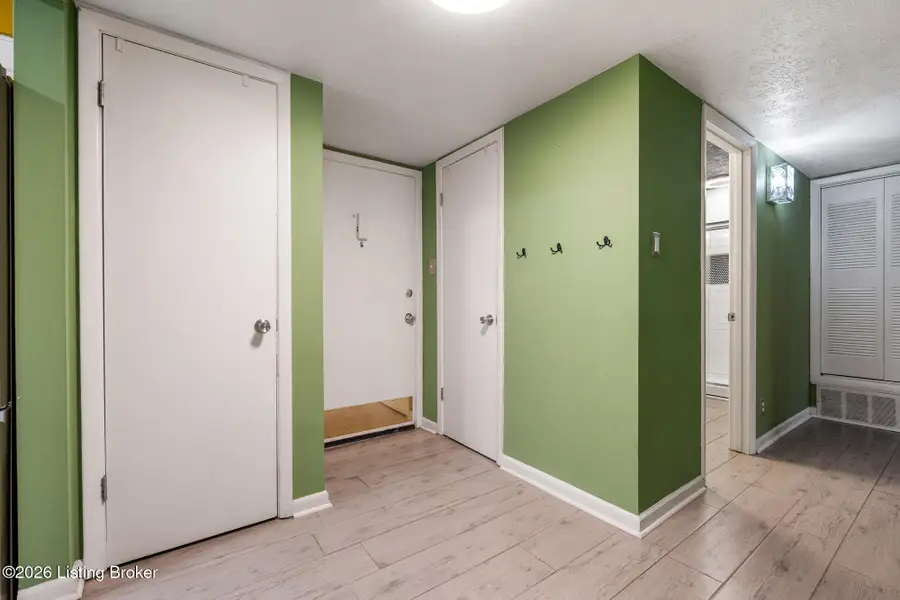 1935 Gardiner Ln #J134, Louisville, KY 40205 - #3