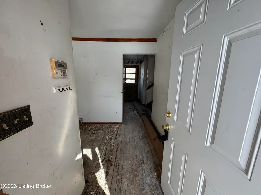 4231 Flintlock Dr, Louisville, KY 40216 - #2