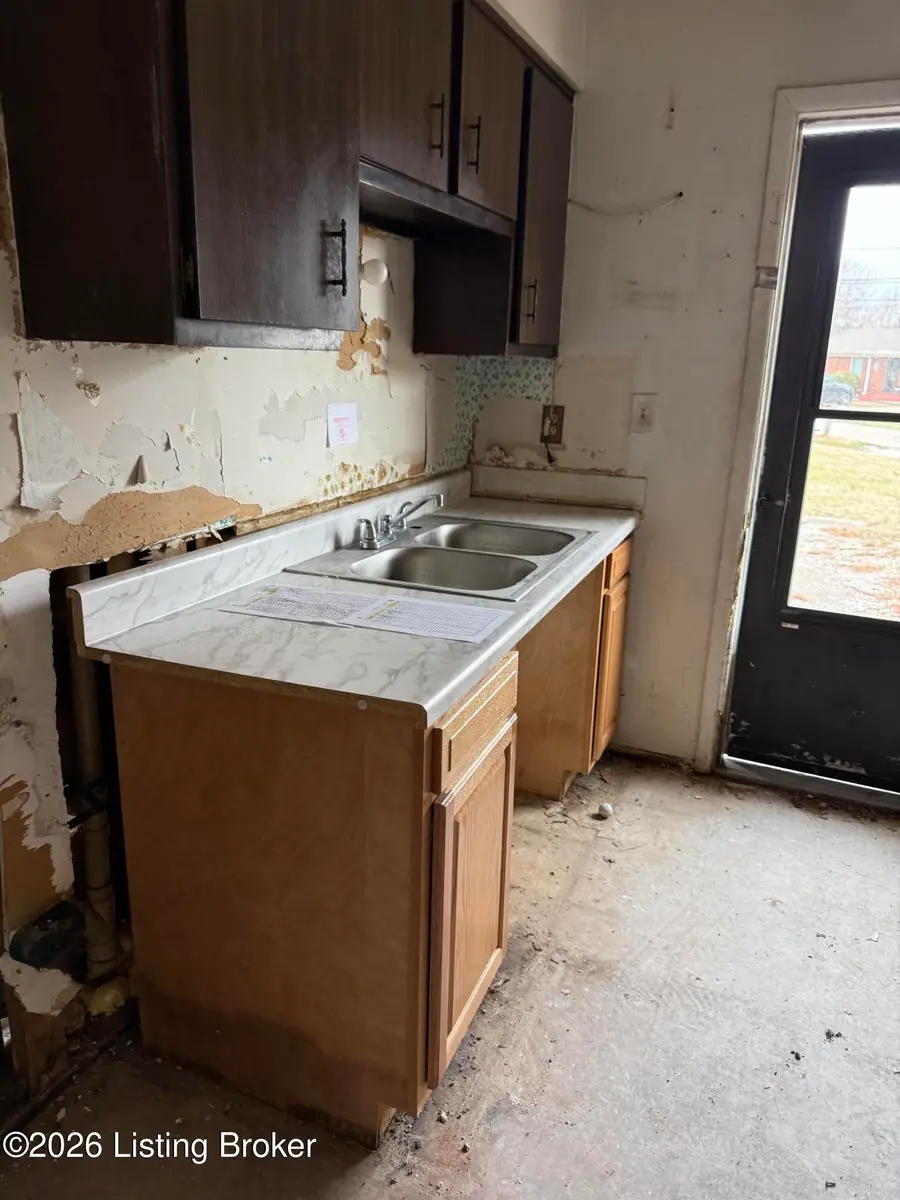 314 Summers Dr, Louisville, KY 40229 - #2